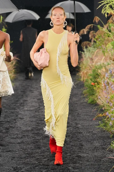 Look 70